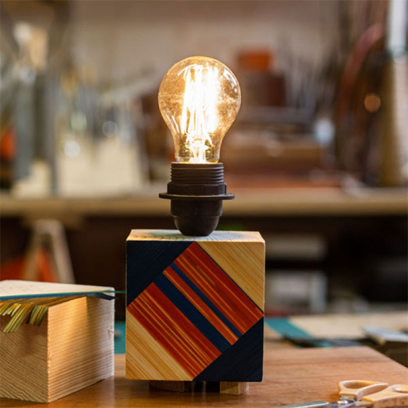 Fabriquez votre lampe en marqueterie de paille